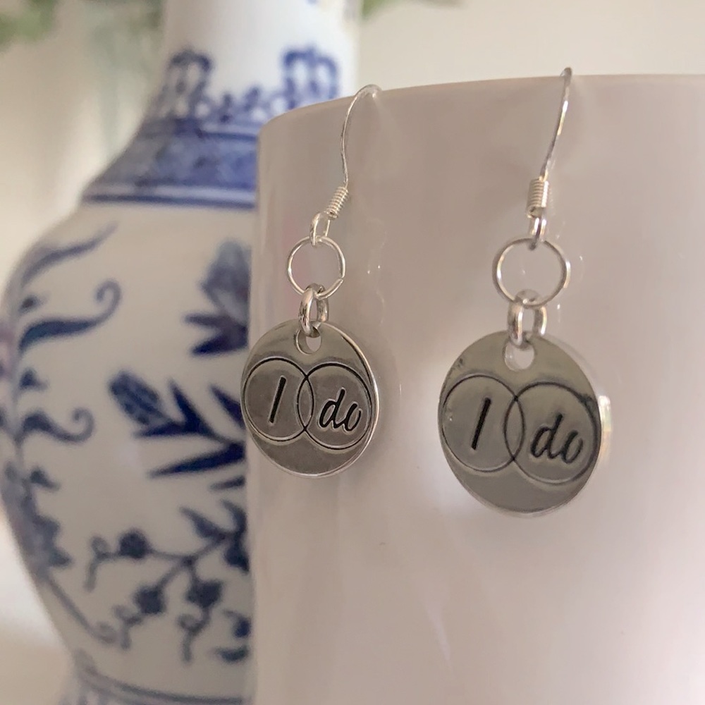 NWT Bridal Earrings “I Do”